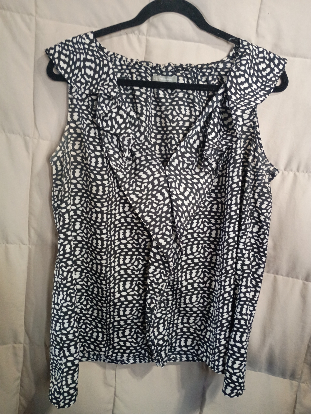 NY Collection Black and White Ruffle V-Neck Sleeveless Blouse